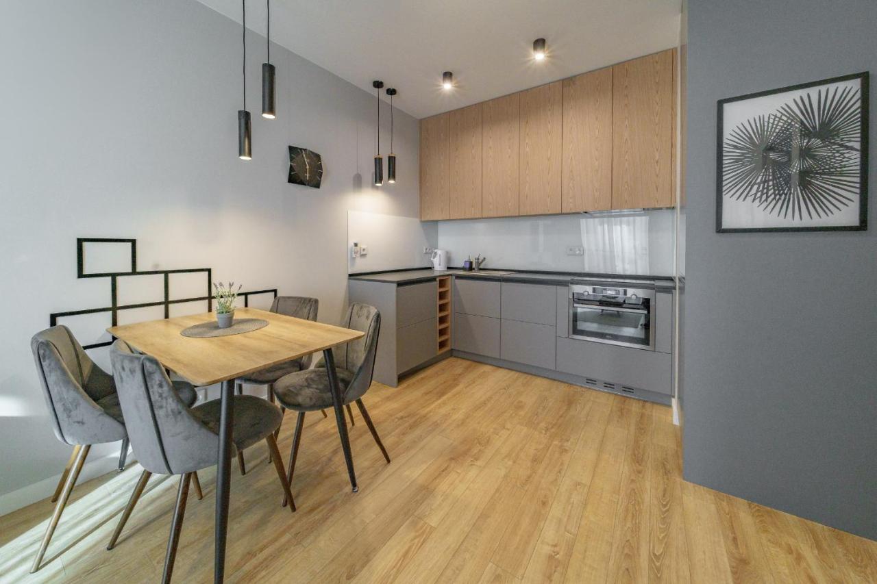 ורשה Bright And Charming- Golden Apartments- City Center&S18 מראה חיצוני תמונה