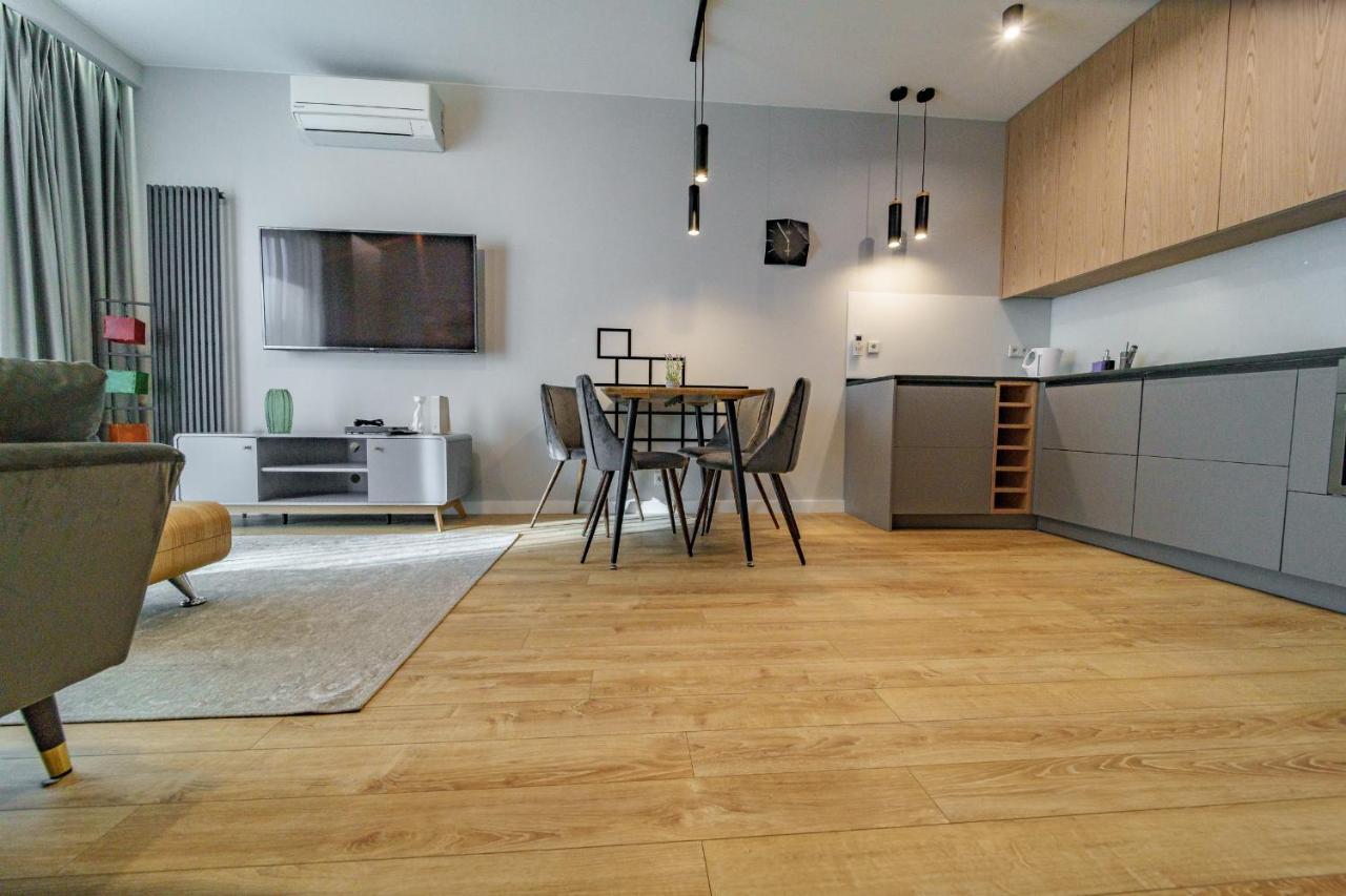 ורשה Bright And Charming- Golden Apartments- City Center&S18 מראה חיצוני תמונה